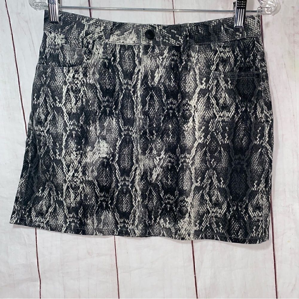 ZARA Z1975 Denim | Snake Print | Mini Skirt | Black and White | Size Medium